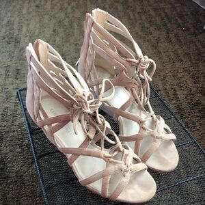 Kenneth Cole nude color sandal